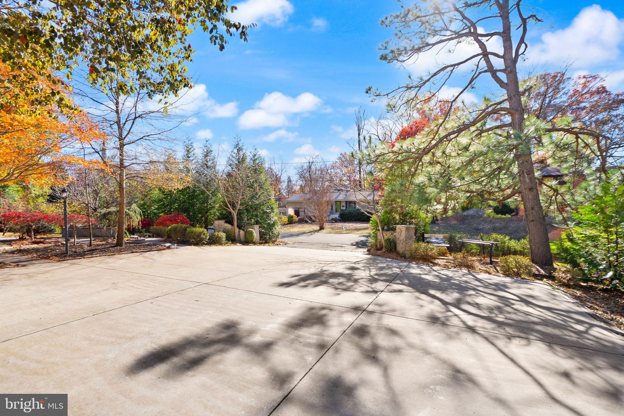 PINECREST ESTATES - Residential