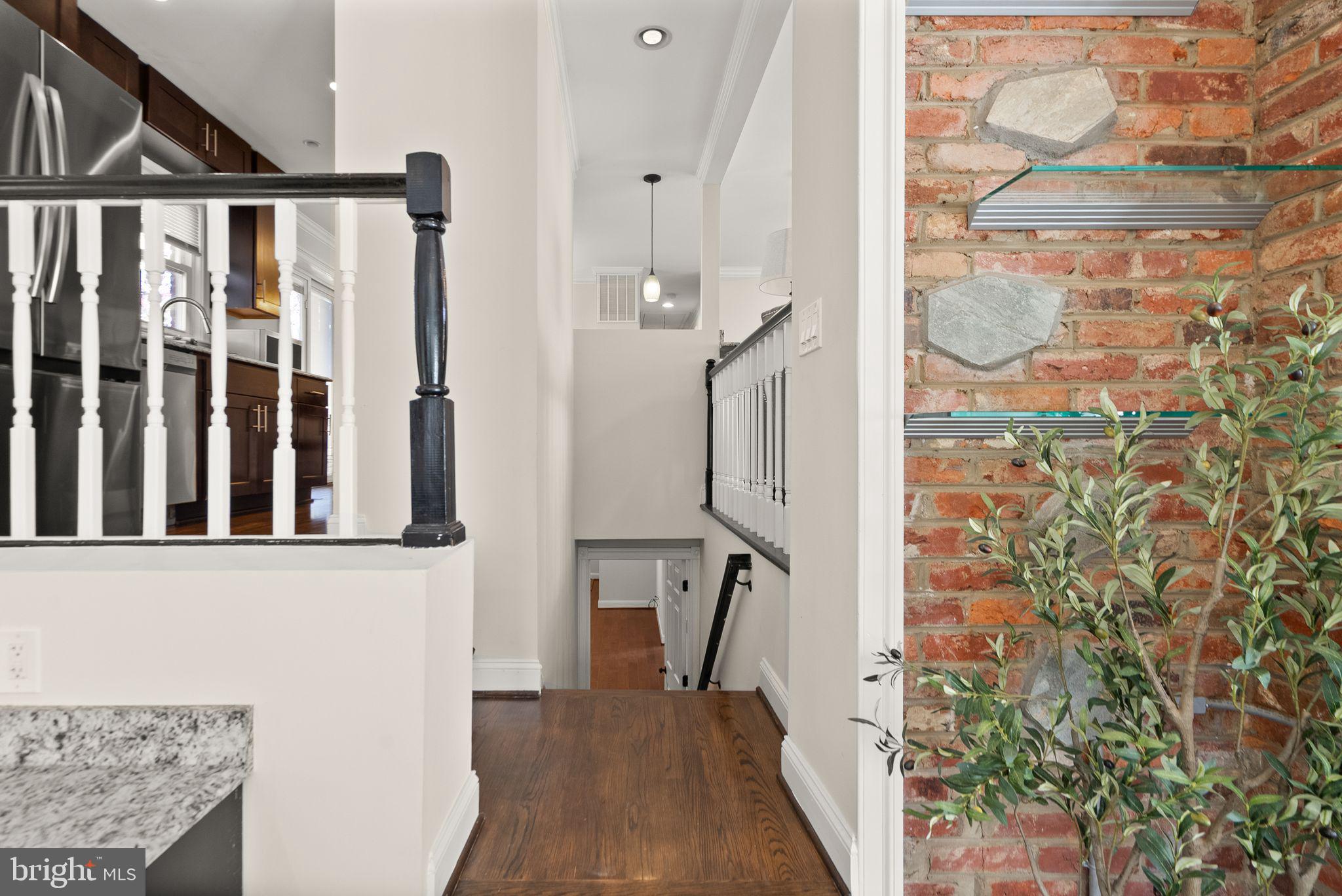 PINECREST ESTATES - Residential