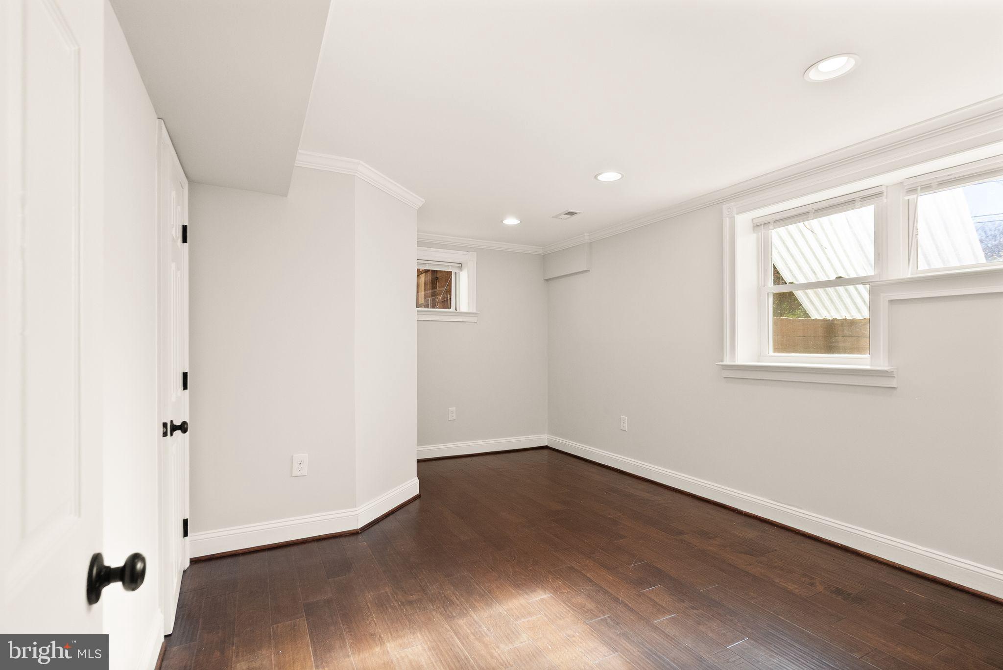 PINECREST ESTATES - Residential