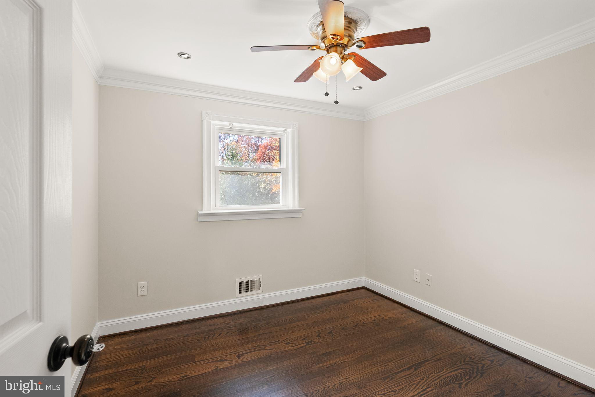 PINECREST ESTATES - Residential