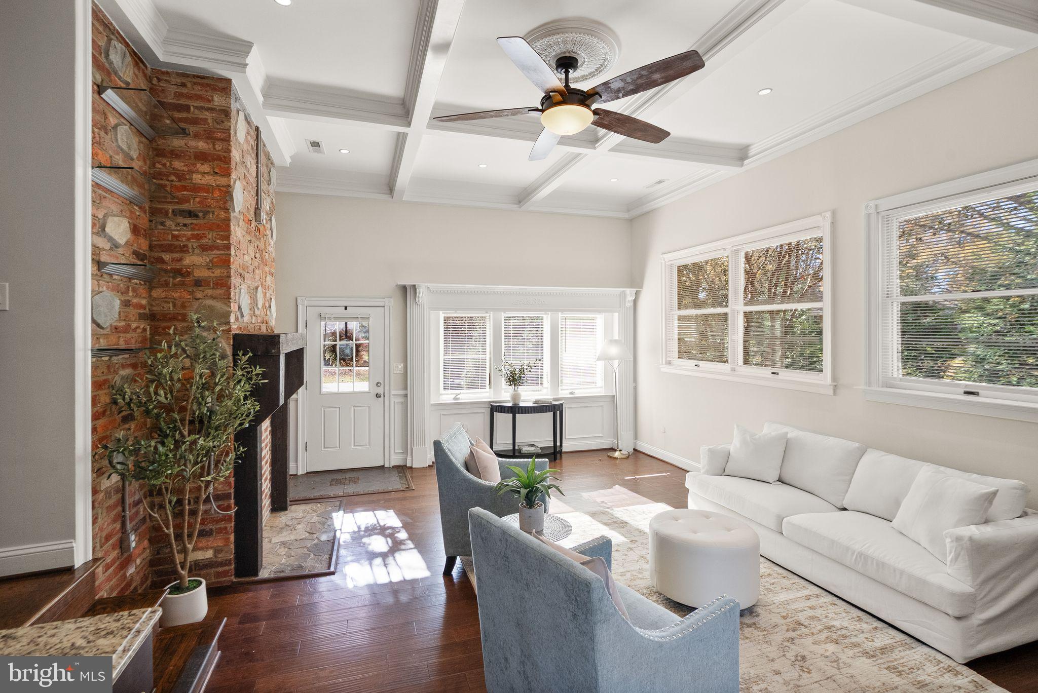 PINECREST ESTATES - Residential