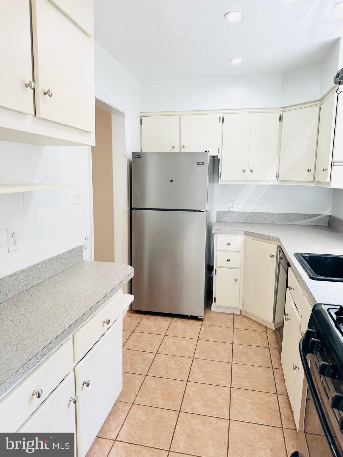 ALTA VISTA TERRACE - Residential Lease