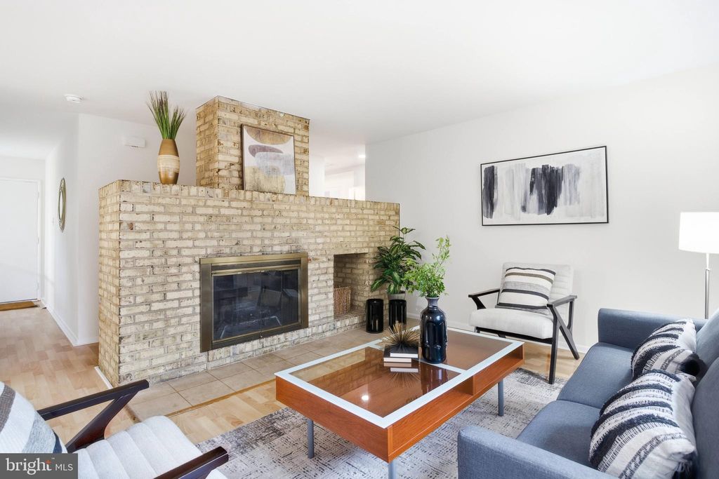 Photo of 4024 Iva Lane, ANNANDALE, VA 22003 (MLS # VAFX2272712)