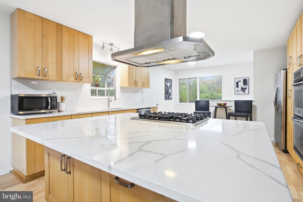 Photo of 4024 Iva Lane, ANNANDALE, VA 22003 (MLS # VAFX2272712)