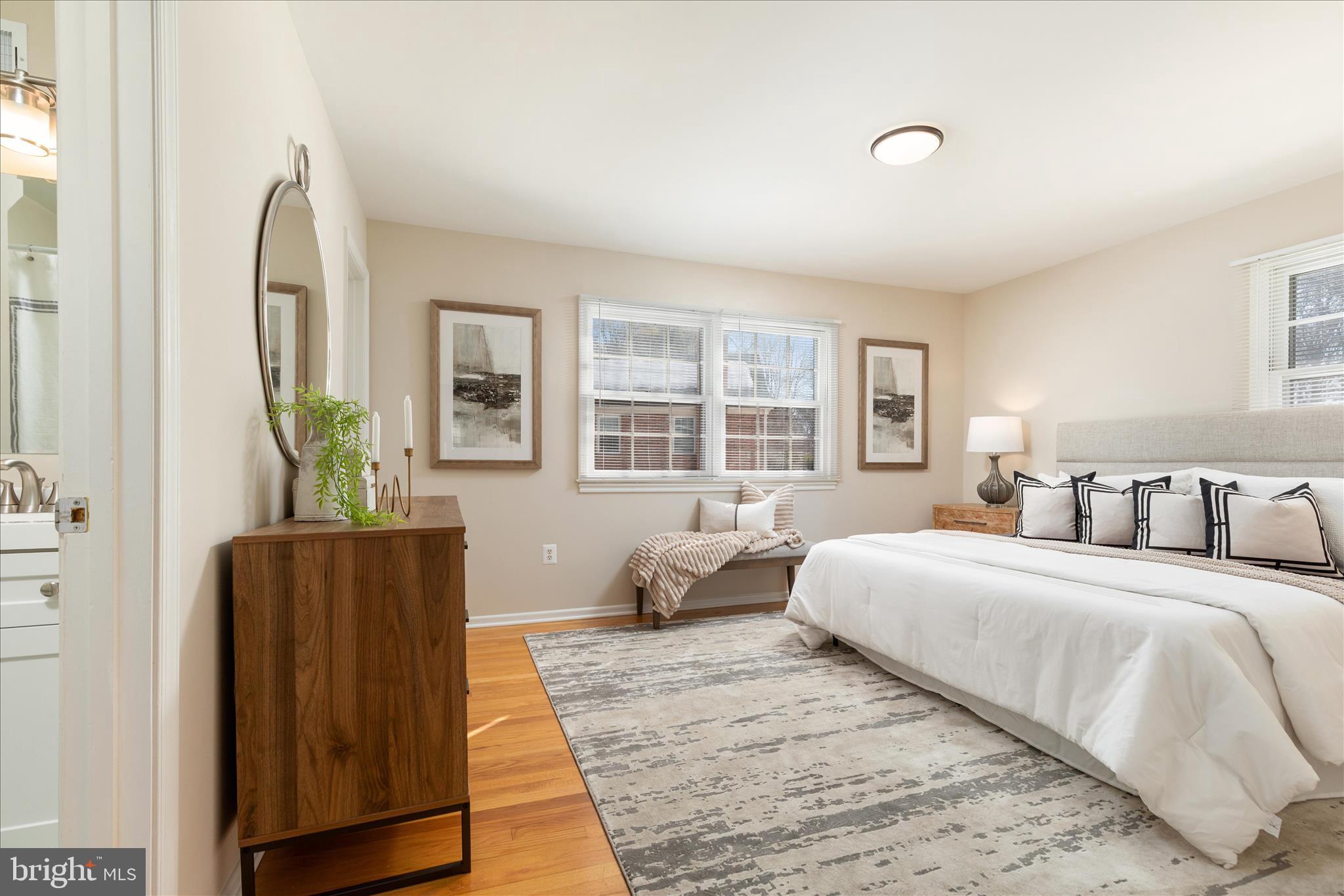 COUNTRY CLUB VIEW - Residential