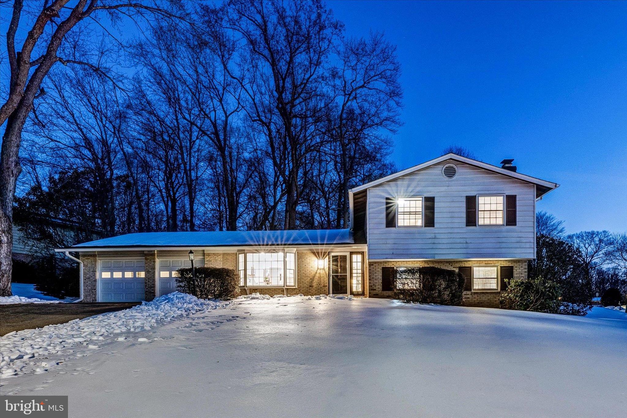 COUNTRY CLUB VIEW - Residential