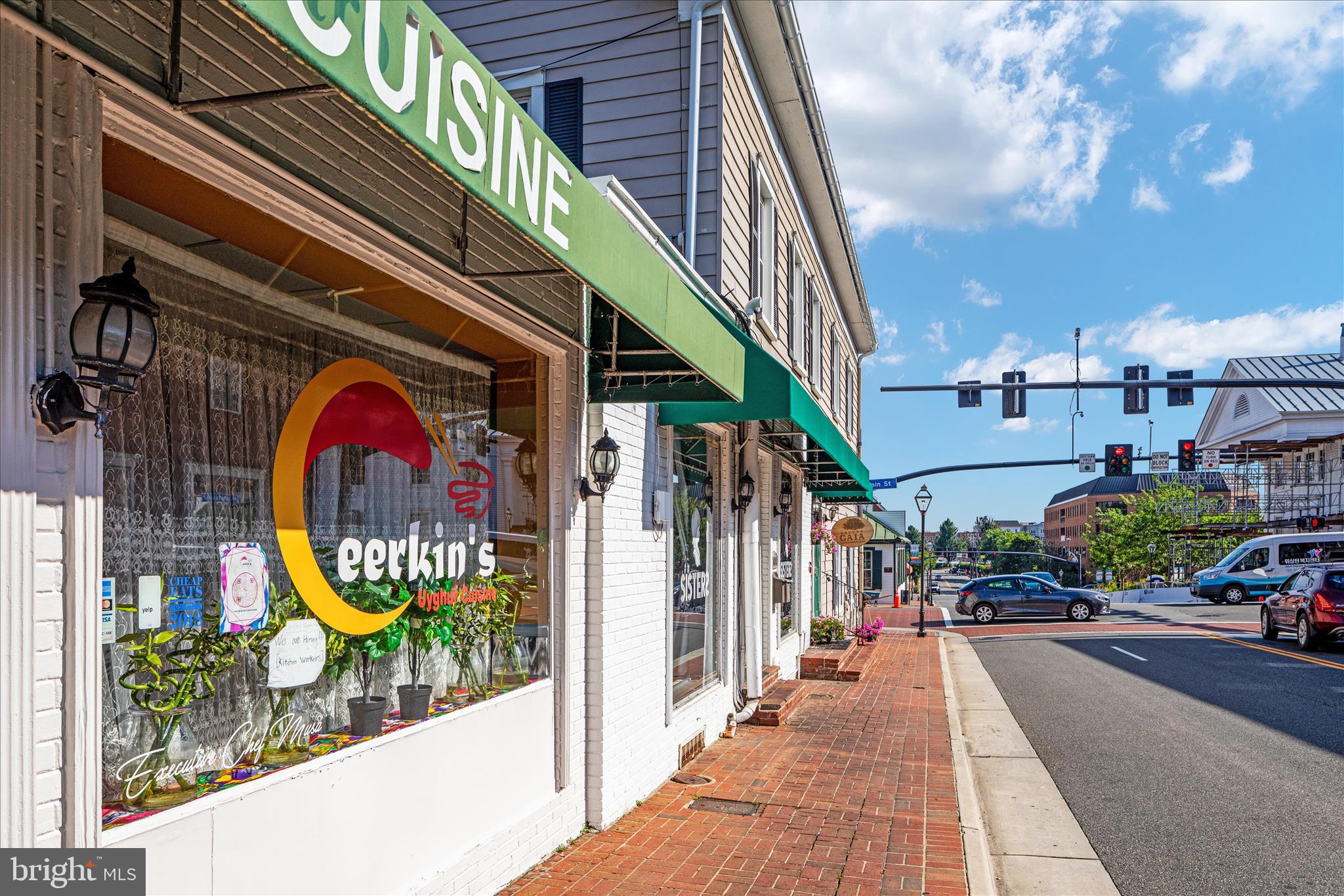 COUNTRY CLUB VIEW - Residential