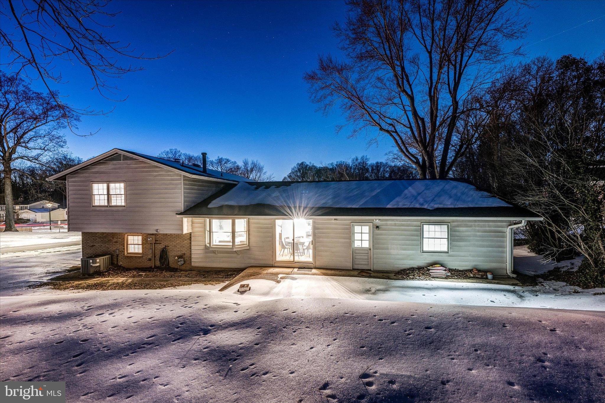 COUNTRY CLUB VIEW - Residential