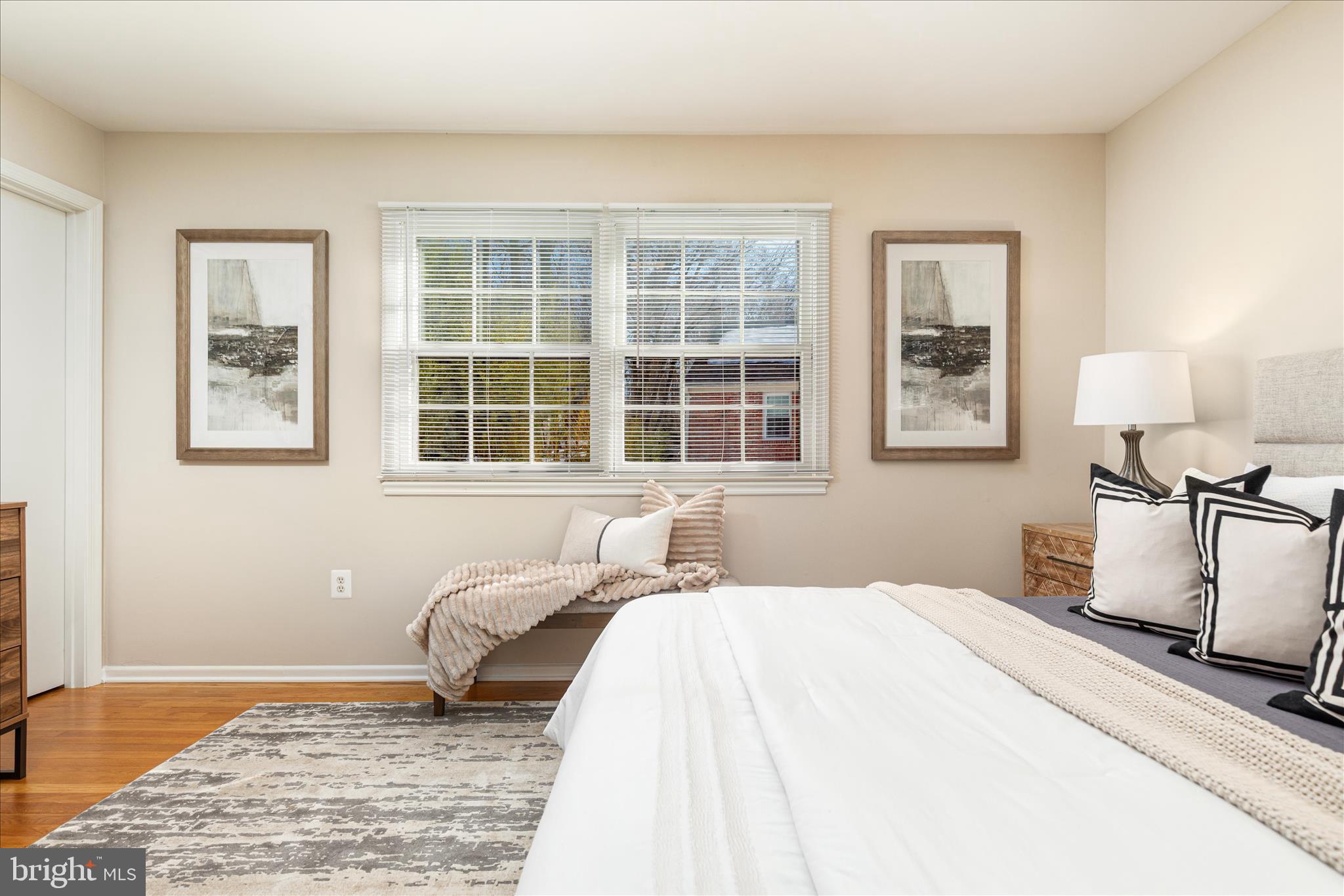 COUNTRY CLUB VIEW - Residential