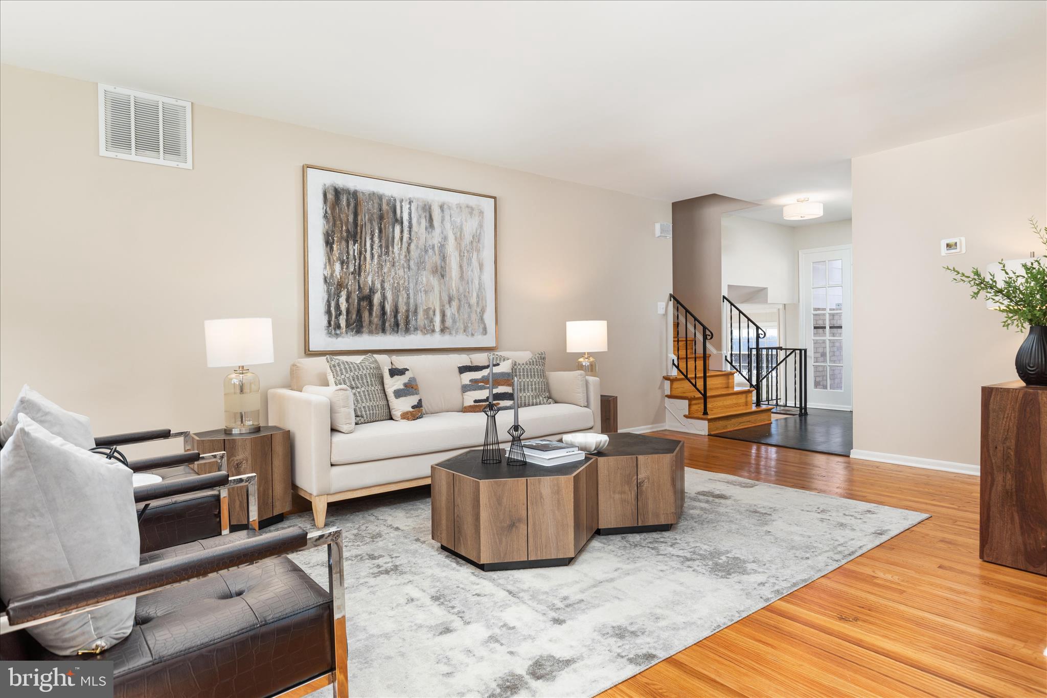 COUNTRY CLUB VIEW - Residential