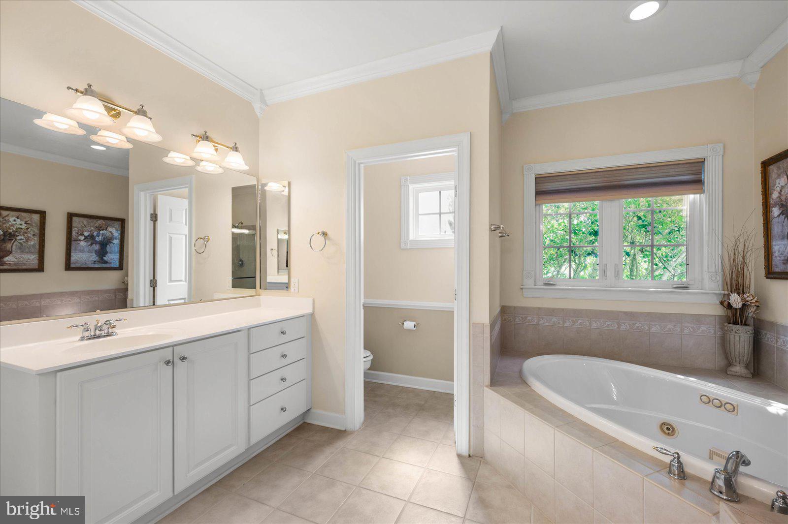 FRANKLIN KNOLL - Residential