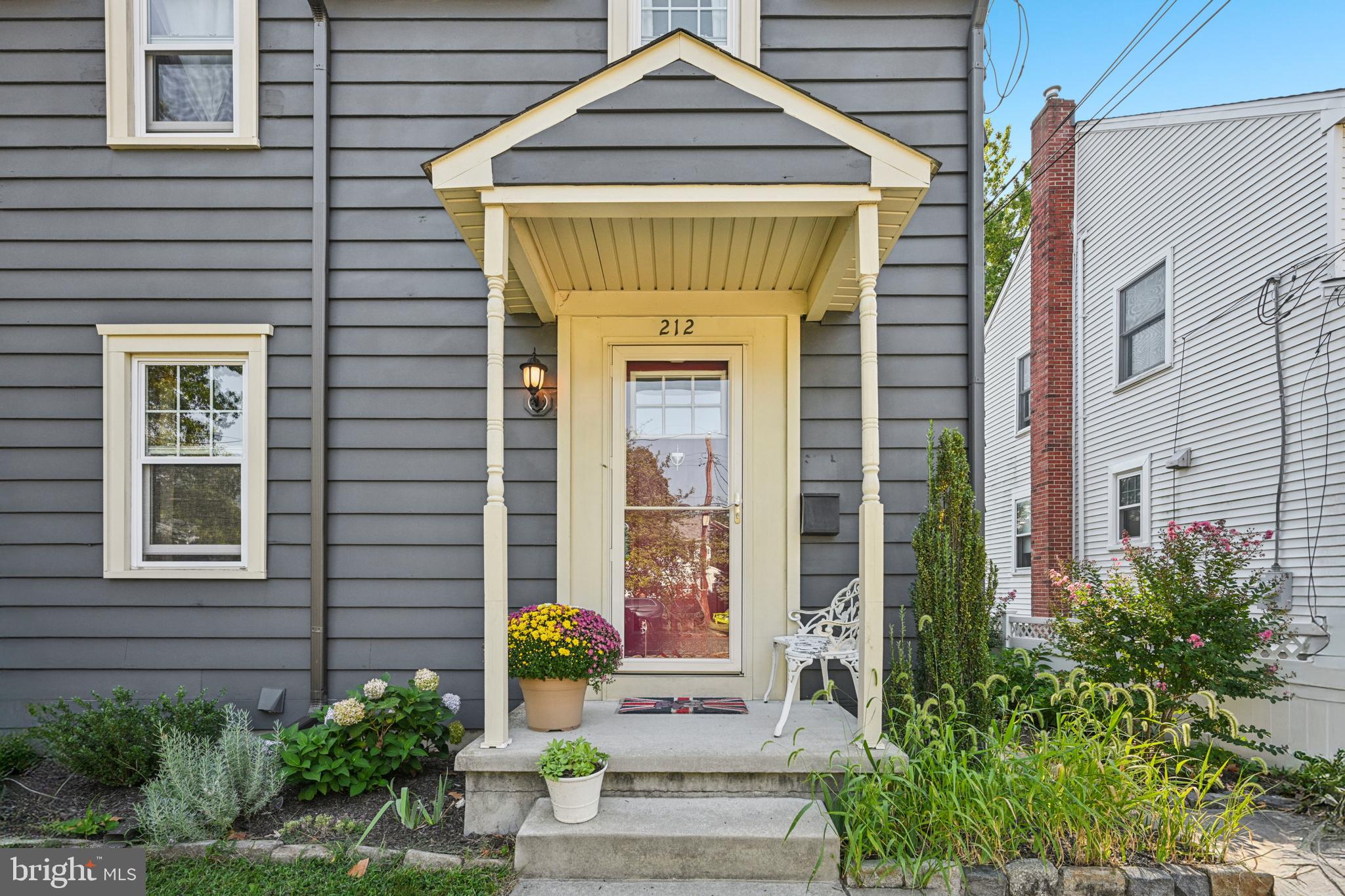 212 E LINDEN AVENUE