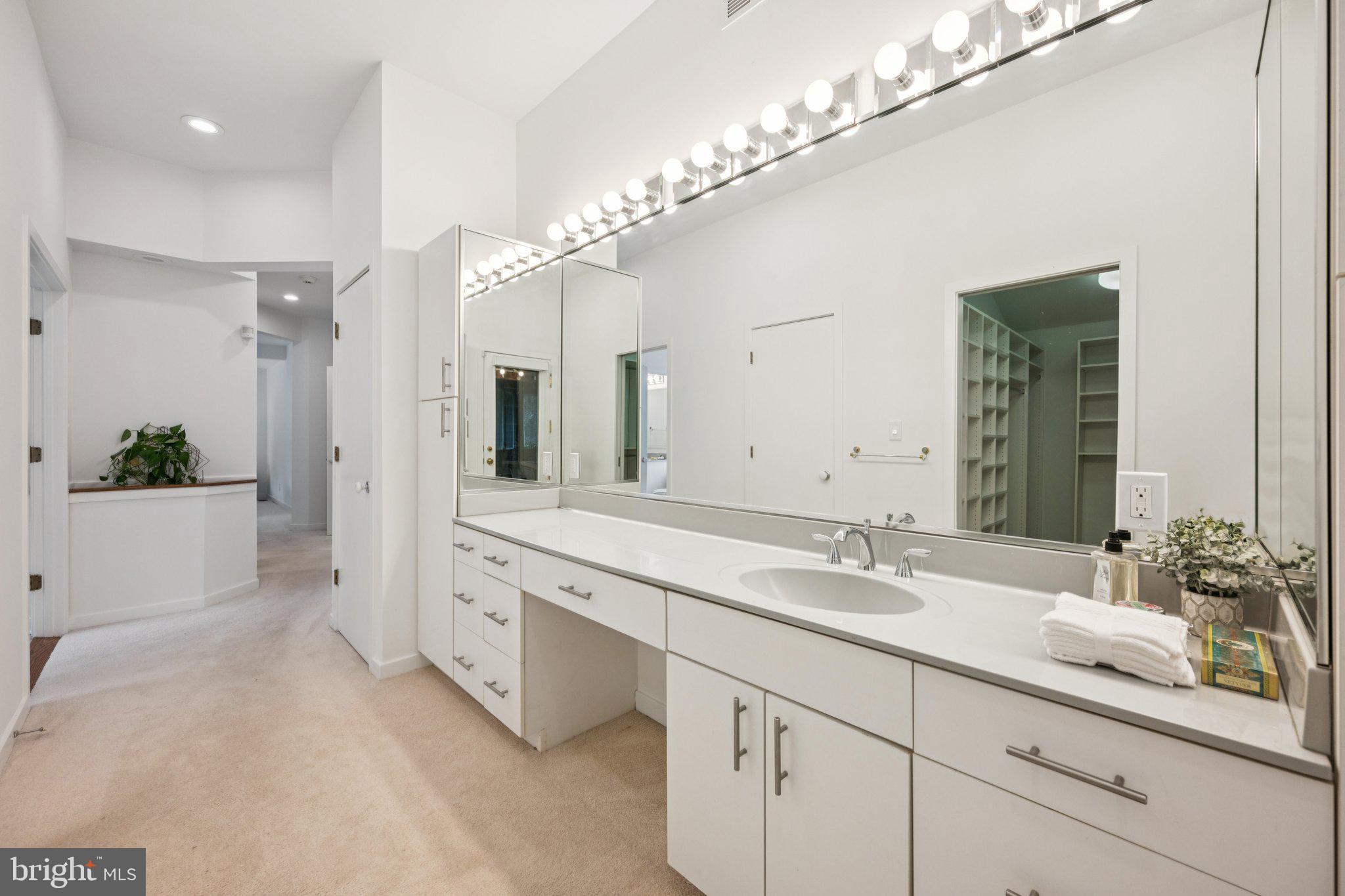 COLUMBIA TOWN CENTER - Residential