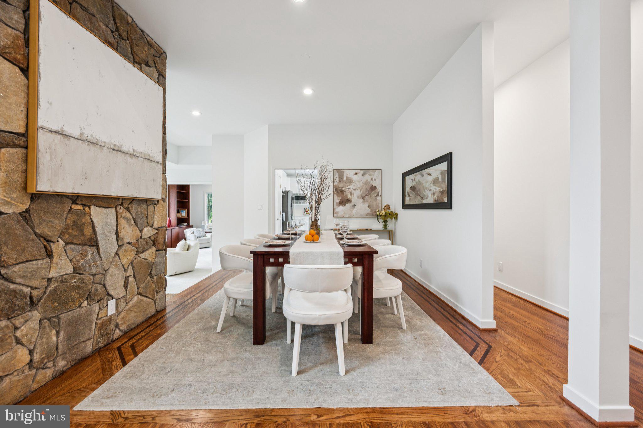 COLUMBIA TOWN CENTER - Residential