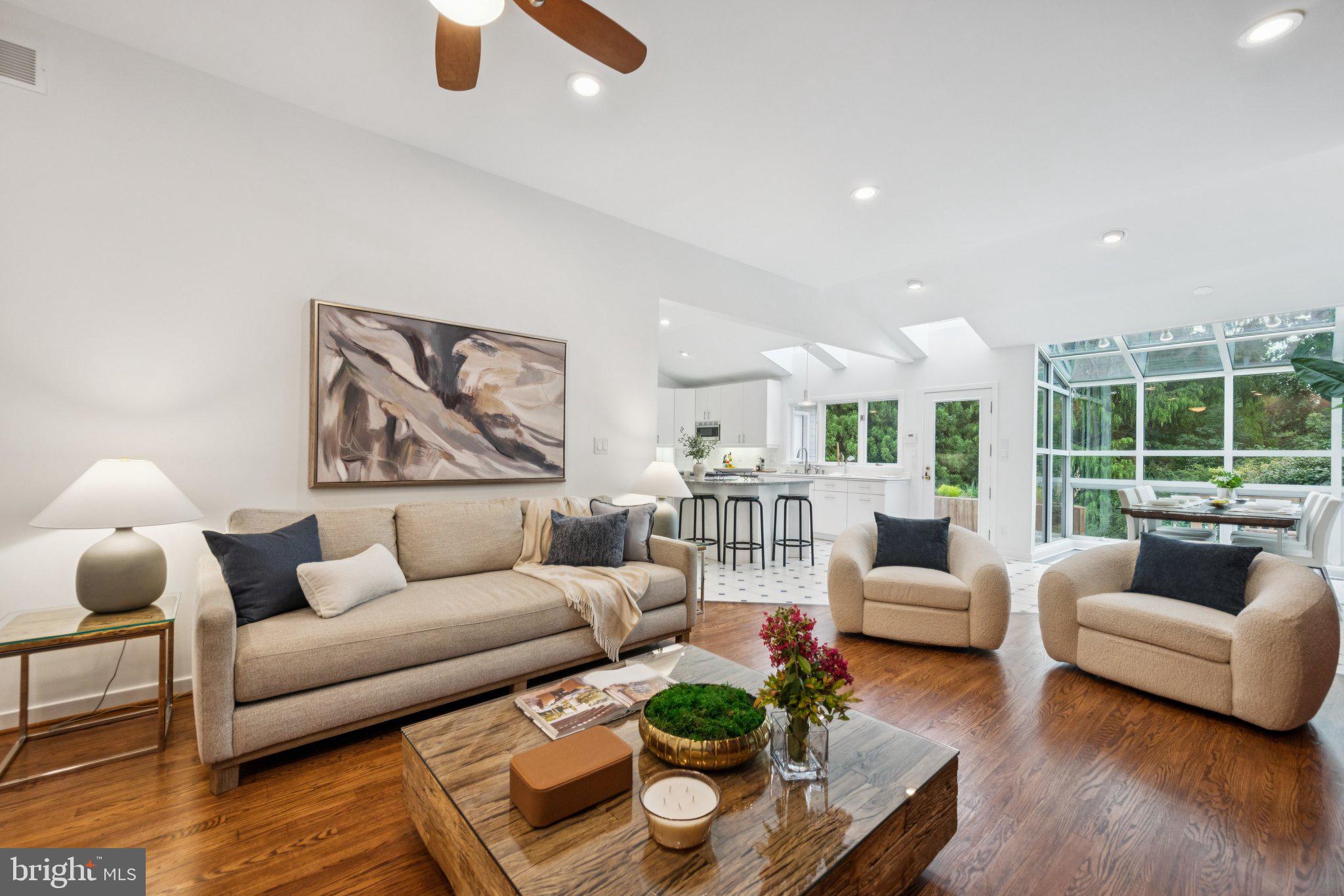 COLUMBIA TOWN CENTER - Residential