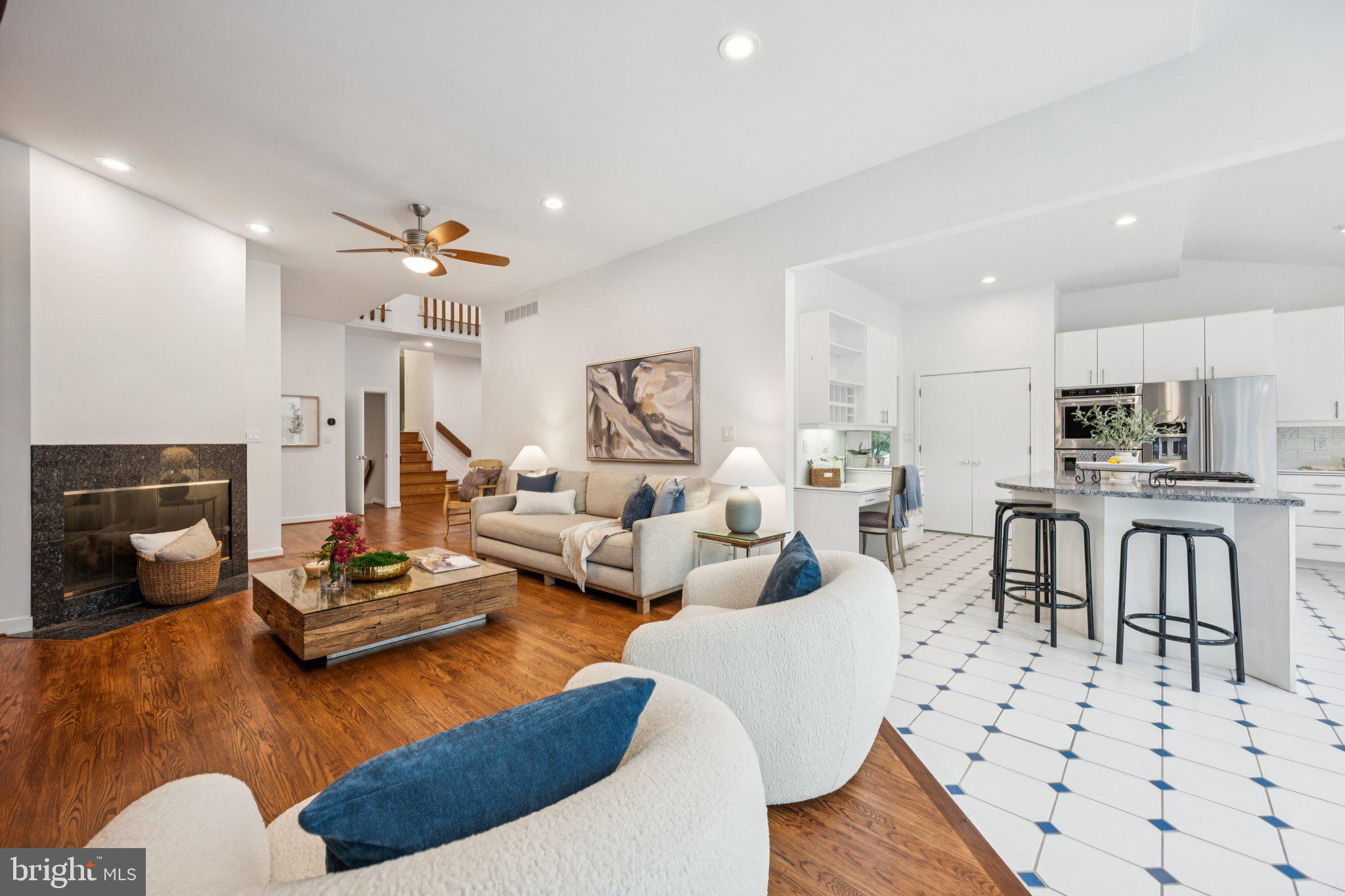 COLUMBIA TOWN CENTER - Residential