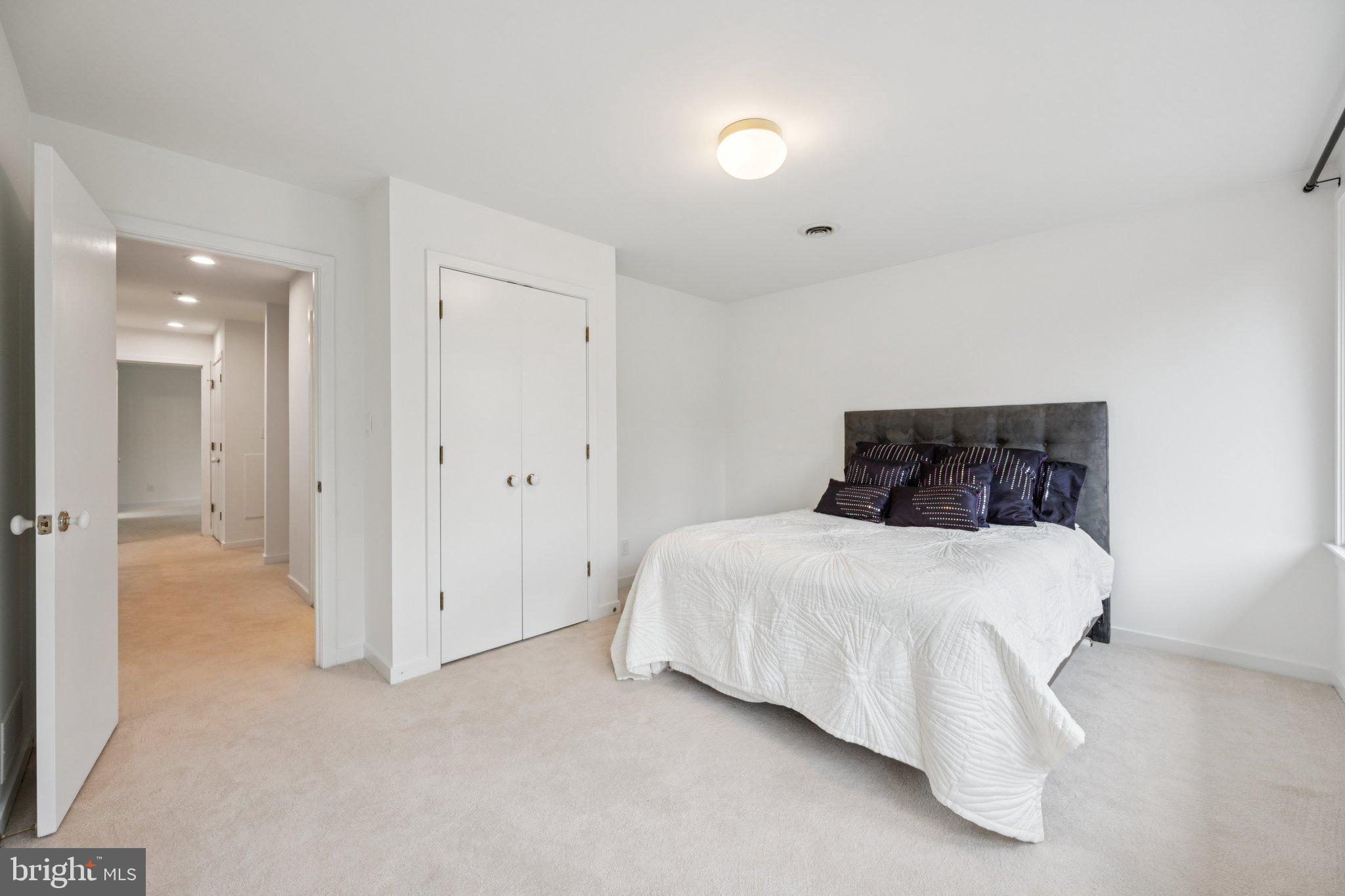 COLUMBIA TOWN CENTER - Residential