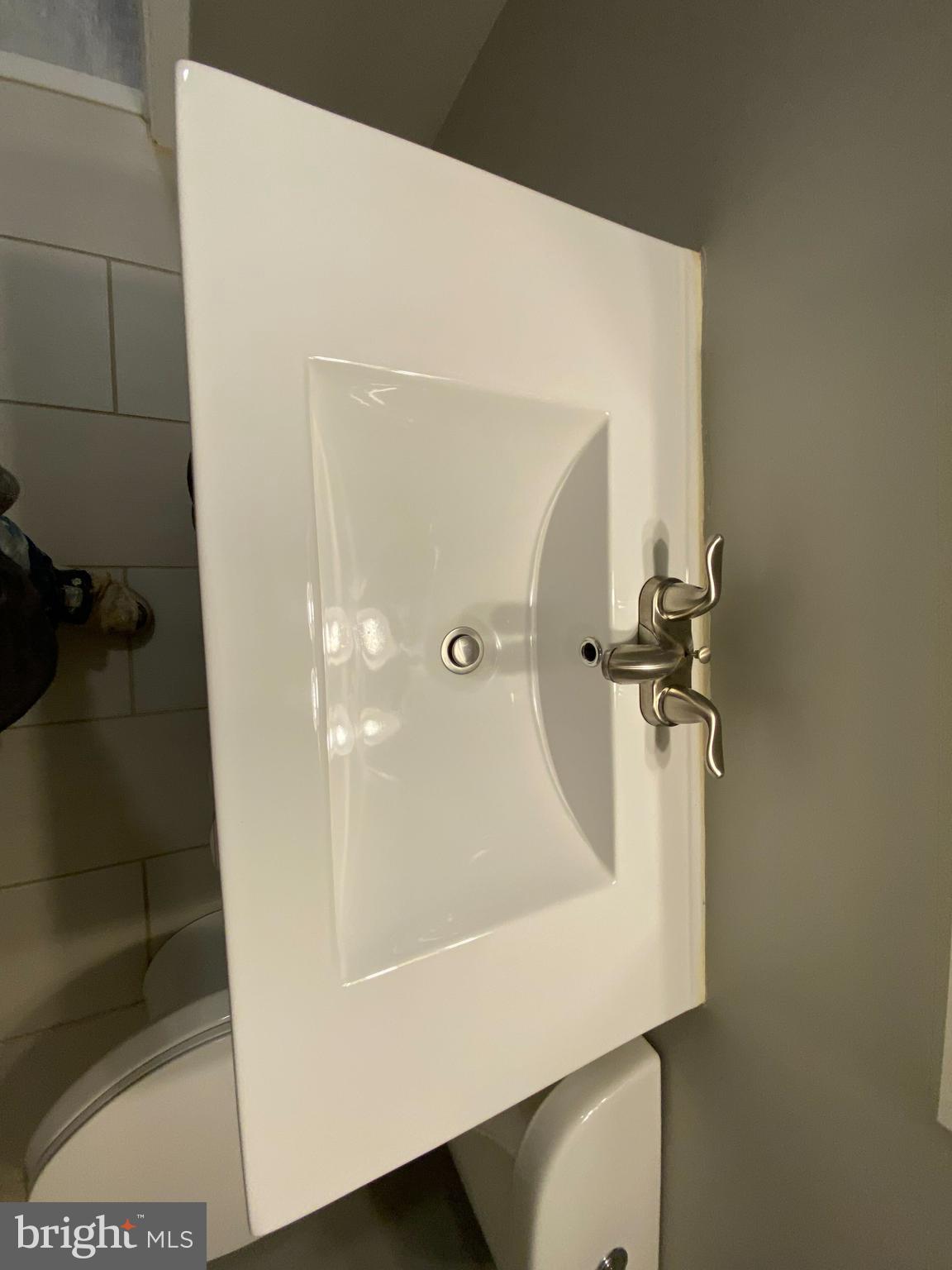 HARFORD COMMONS - Residential Lease