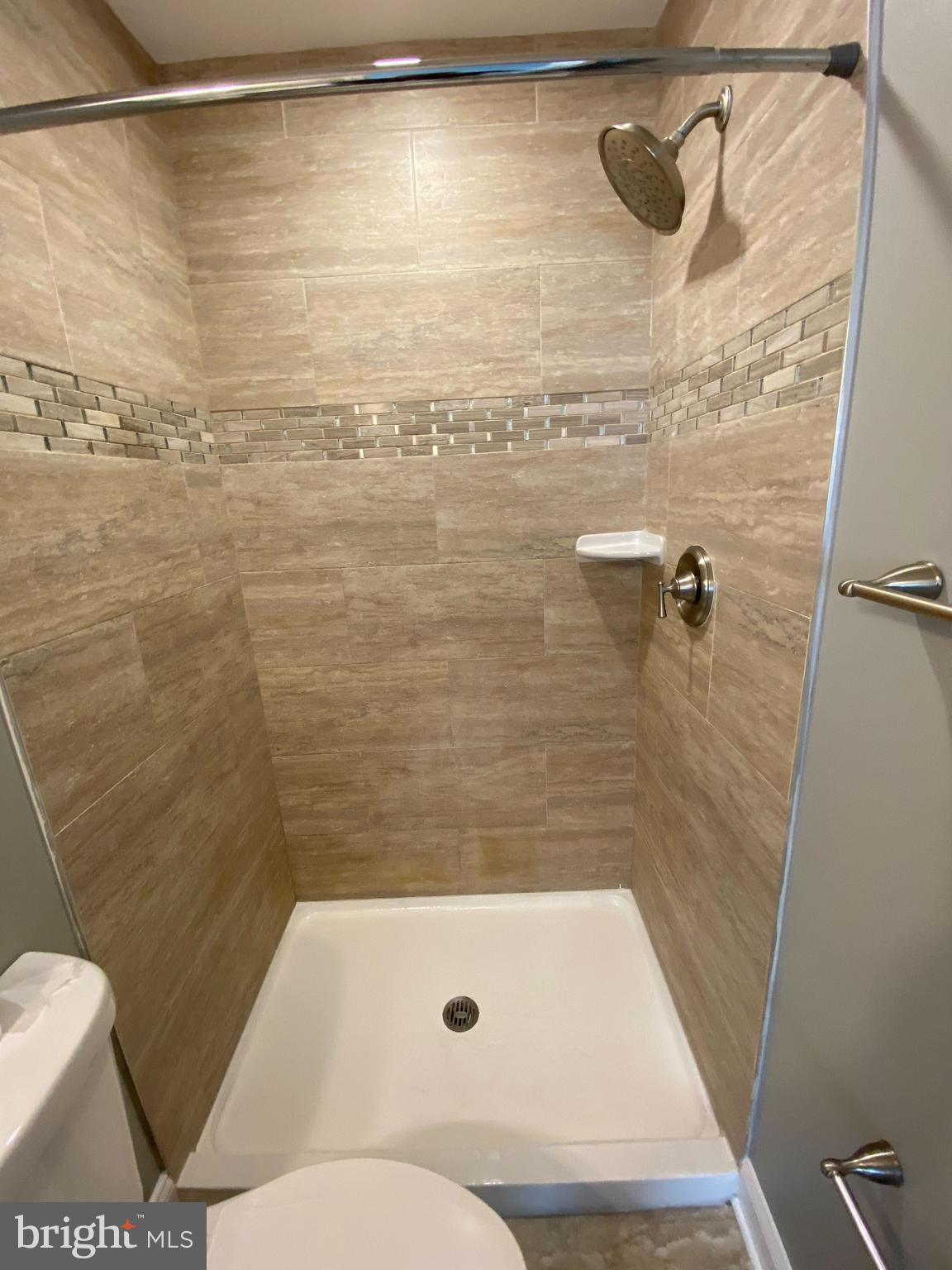 HARFORD COMMONS - Residential Lease