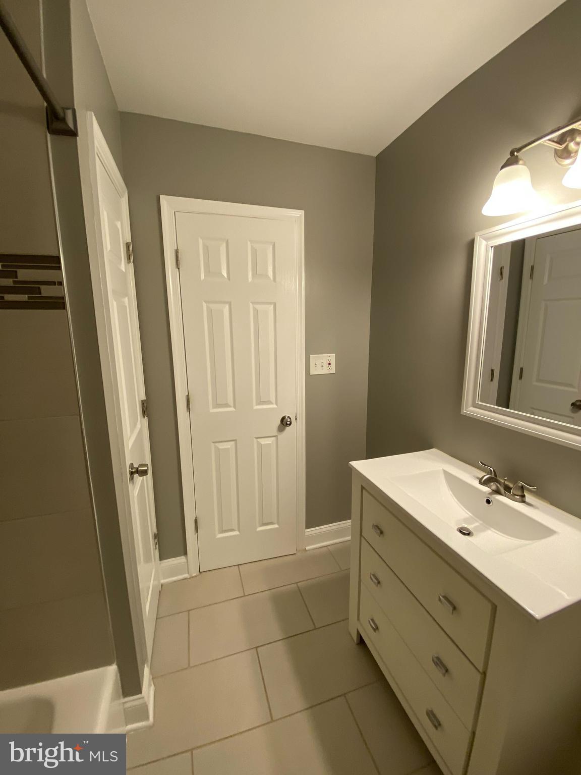 HARFORD COMMONS - Residential Lease