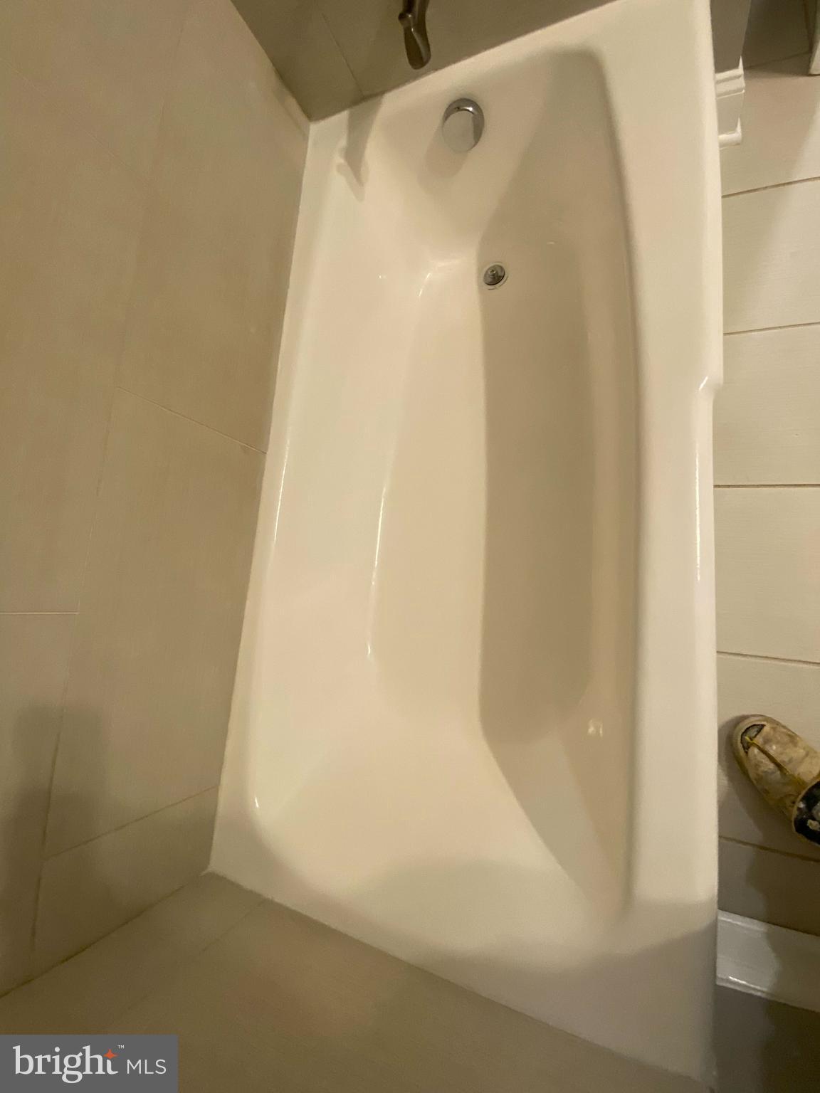 HARFORD COMMONS - Residential Lease