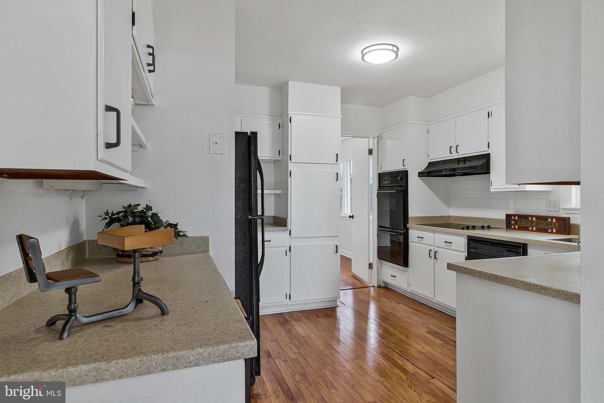 COLESVILLE MANOR - Residential