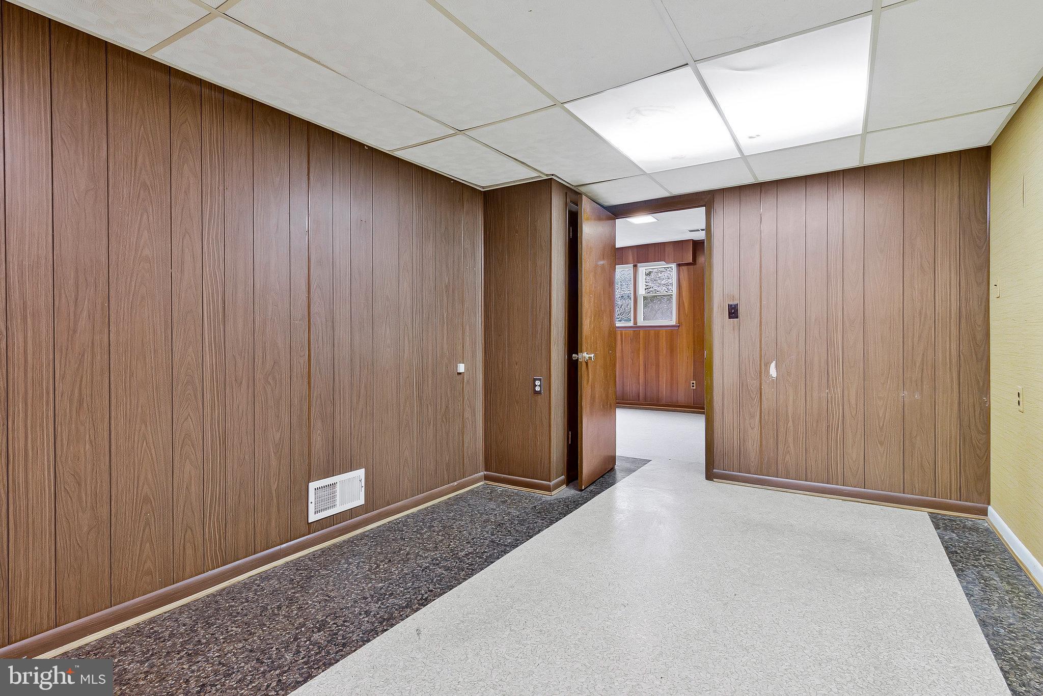 COLESVILLE MANOR - Residential