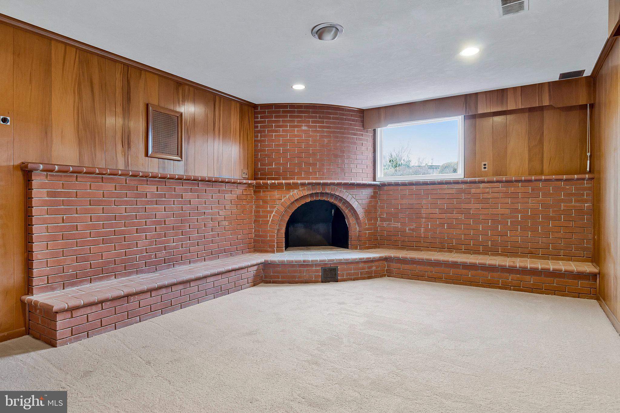 COLESVILLE MANOR - Residential