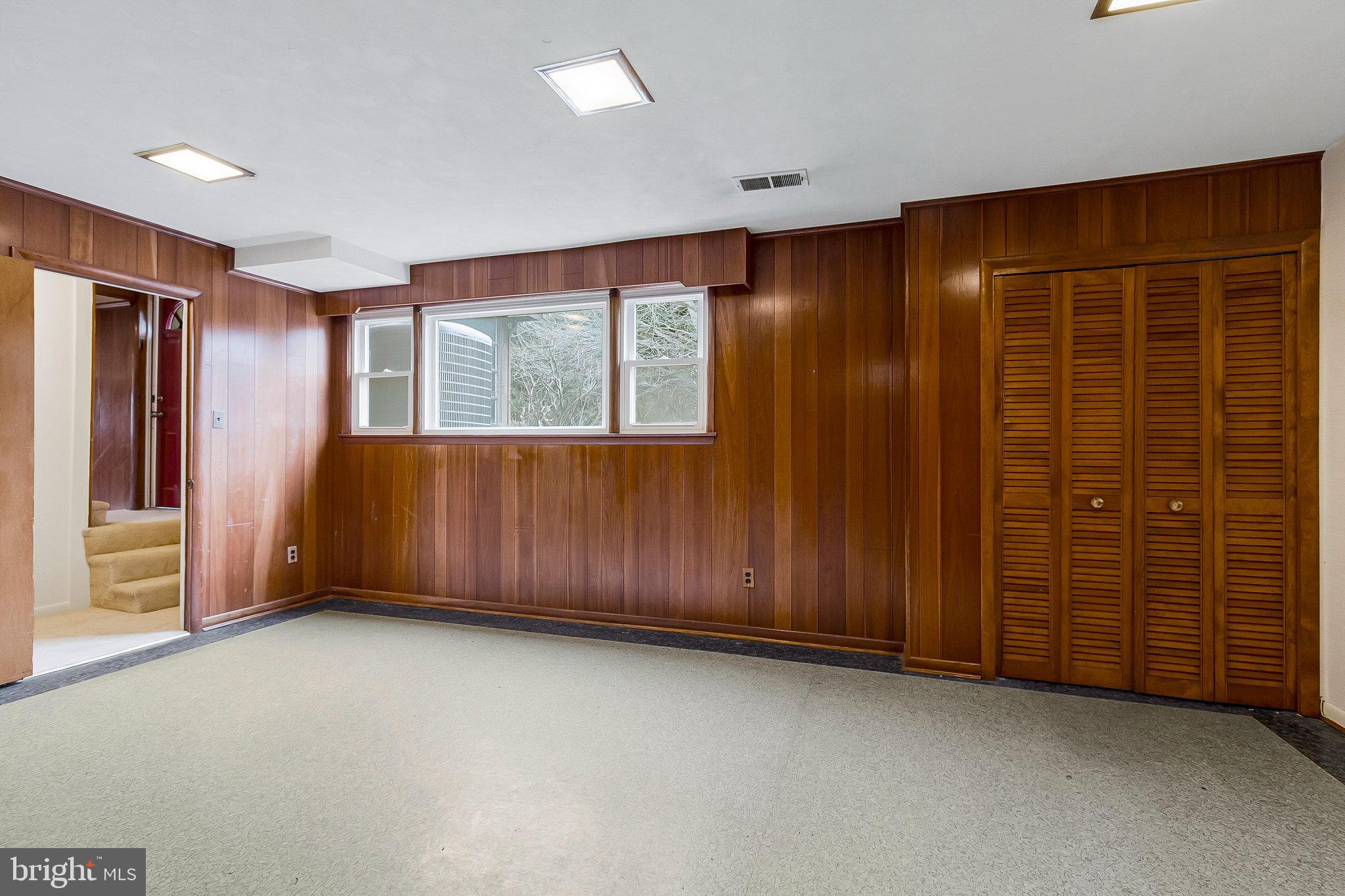 COLESVILLE MANOR - Residential