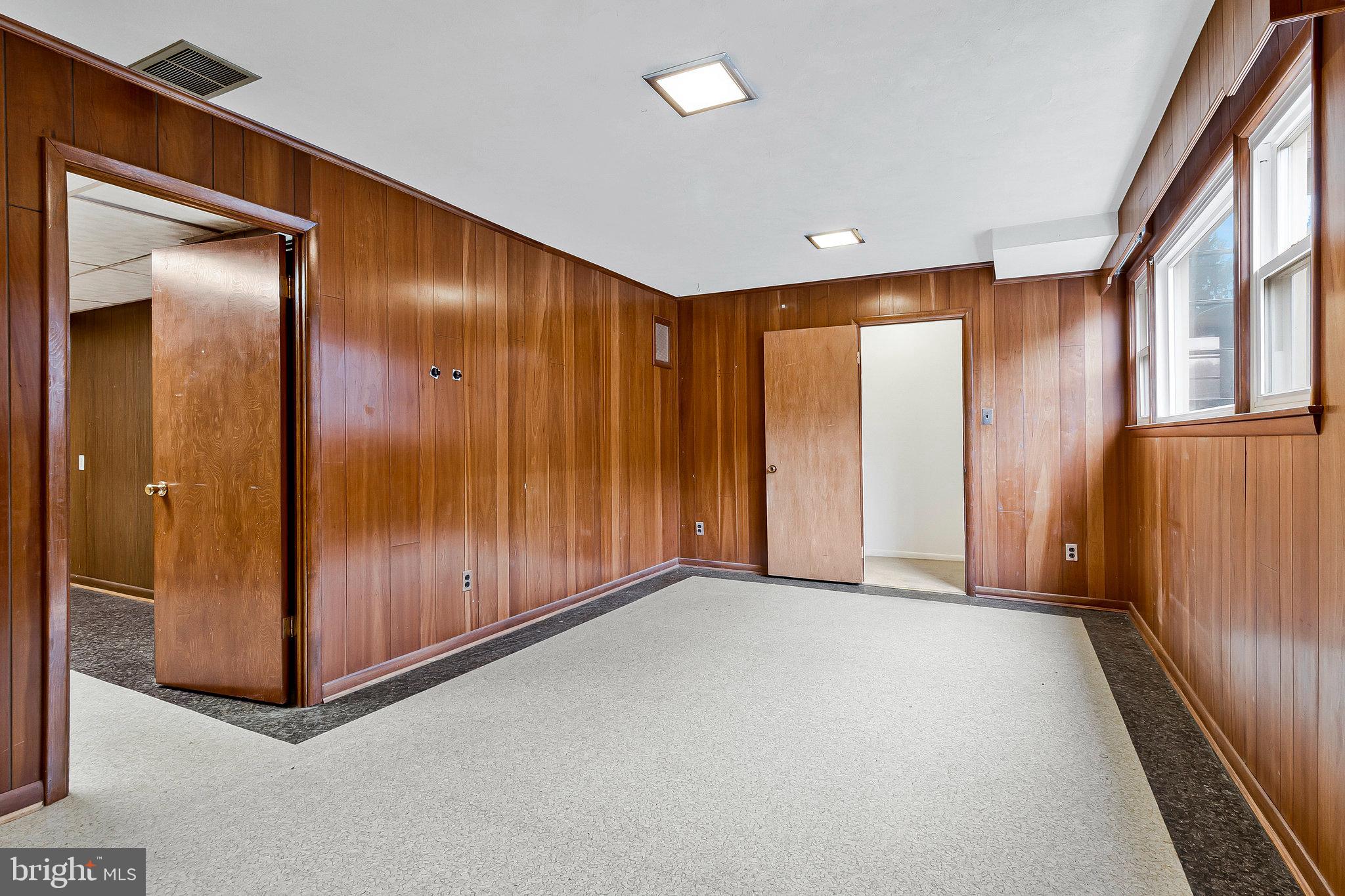 COLESVILLE MANOR - Residential