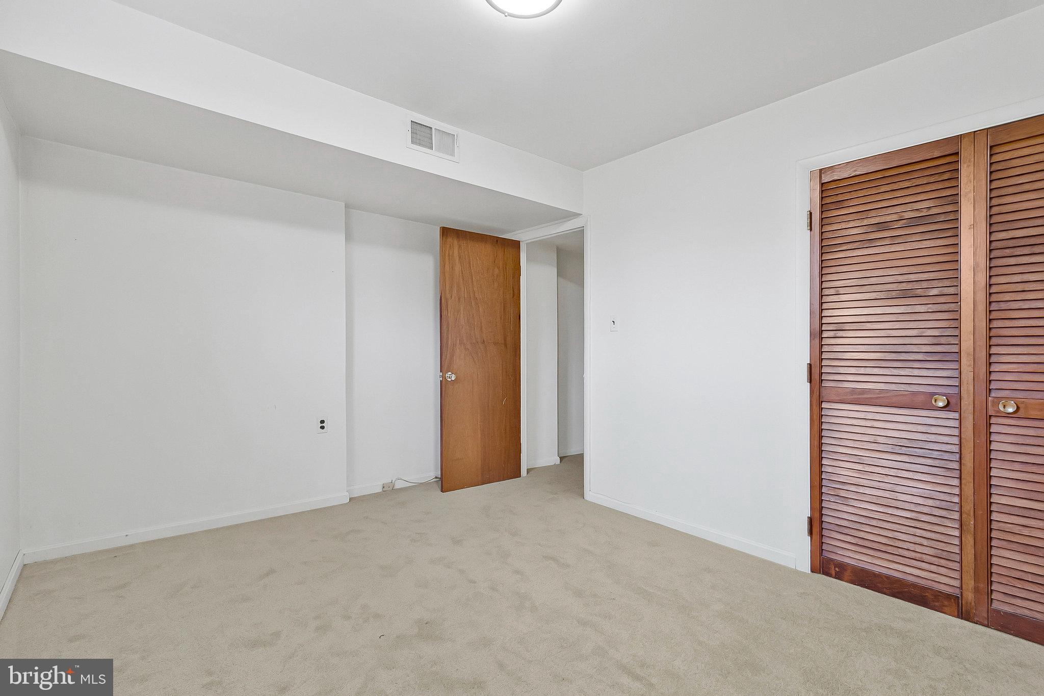 COLESVILLE MANOR - Residential