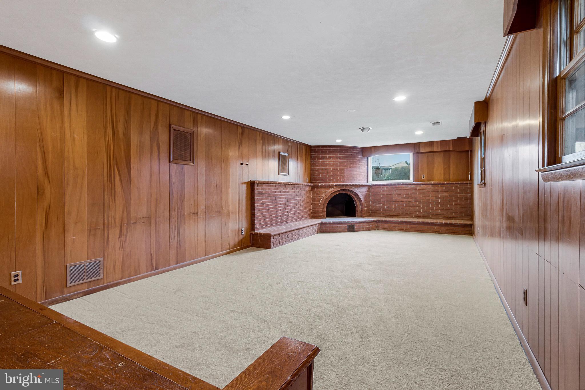 COLESVILLE MANOR - Residential