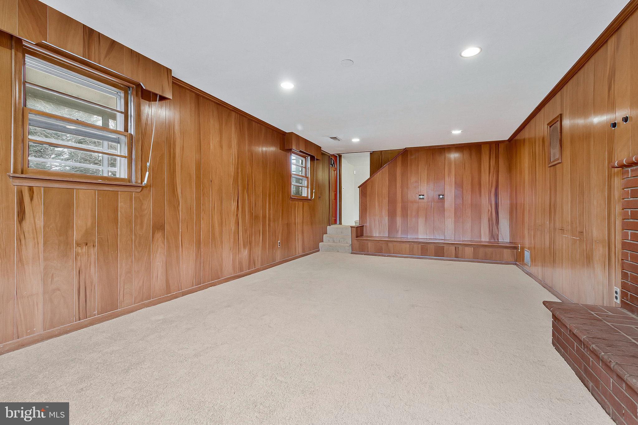 COLESVILLE MANOR - Residential