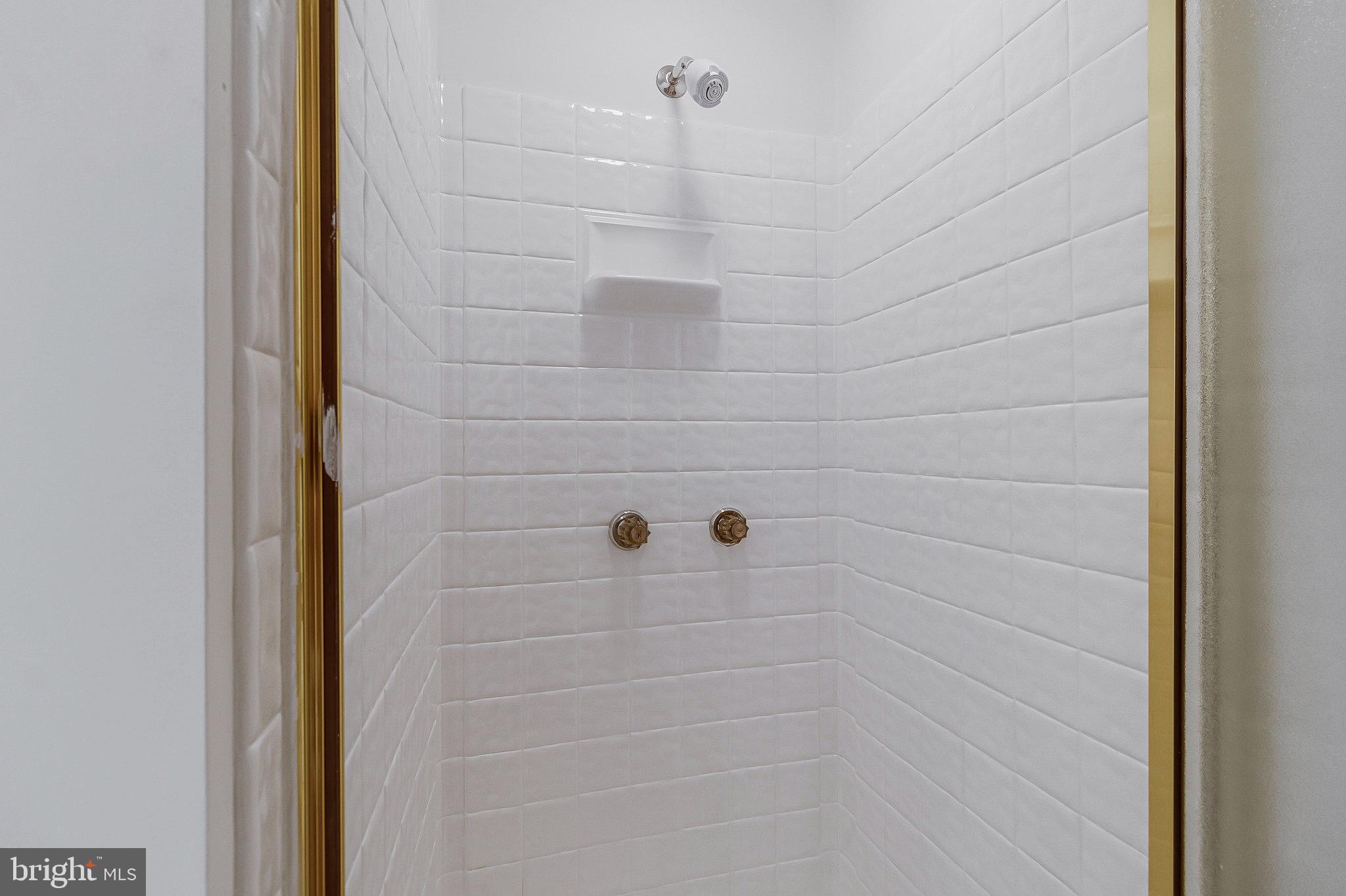 COLESVILLE MANOR - Residential