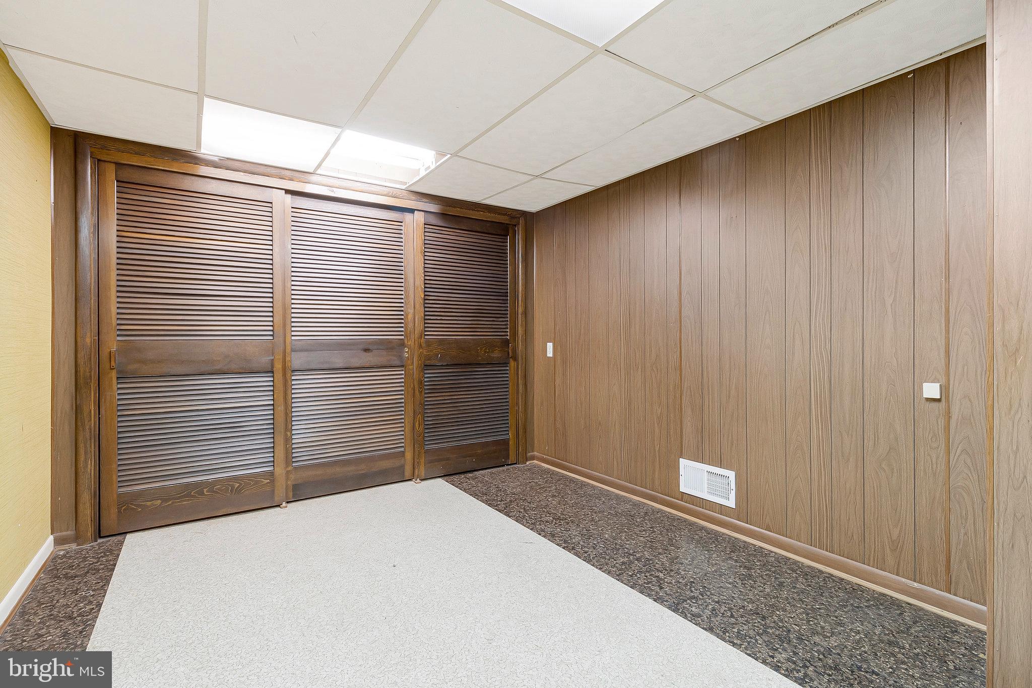 COLESVILLE MANOR - Residential