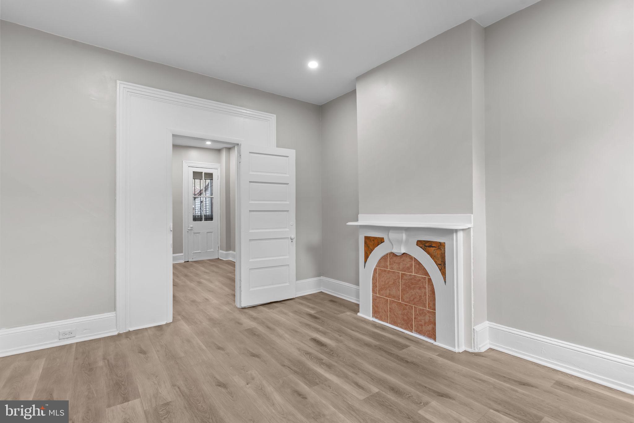 1139 W SOMERSET STREET