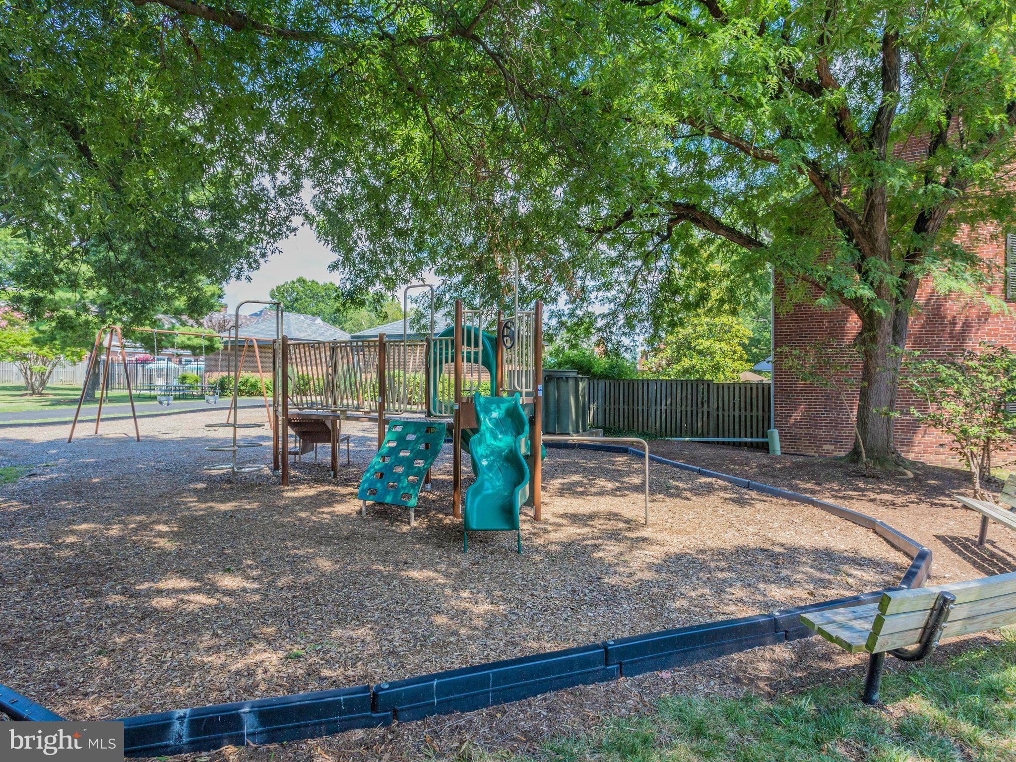 FAIRLINGTON MEWS - Residential