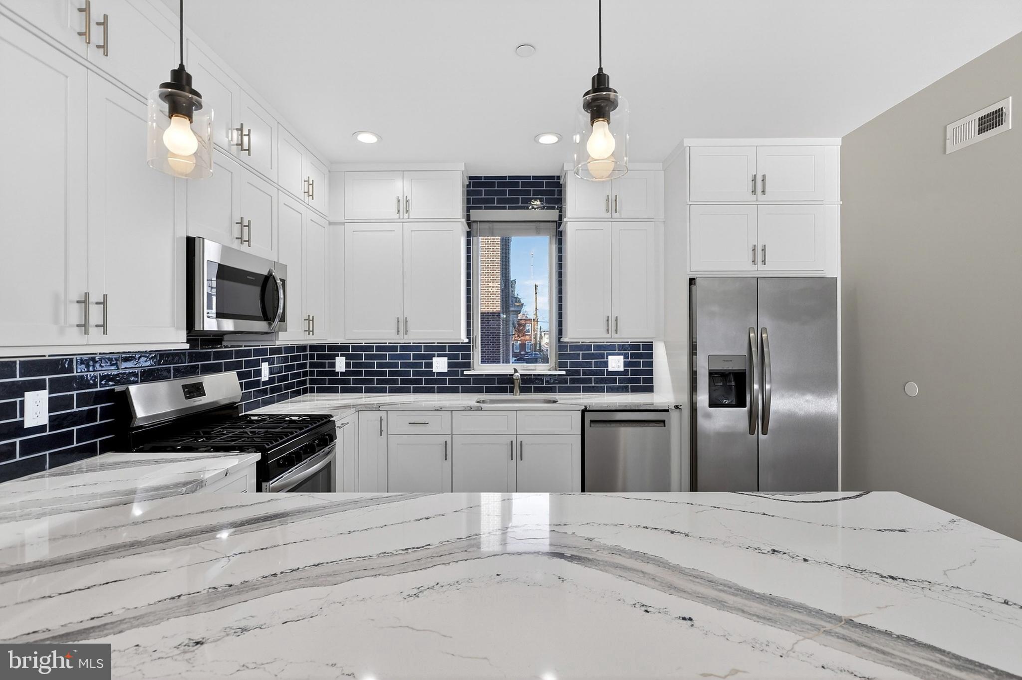 PORT RICHMOND - Residential