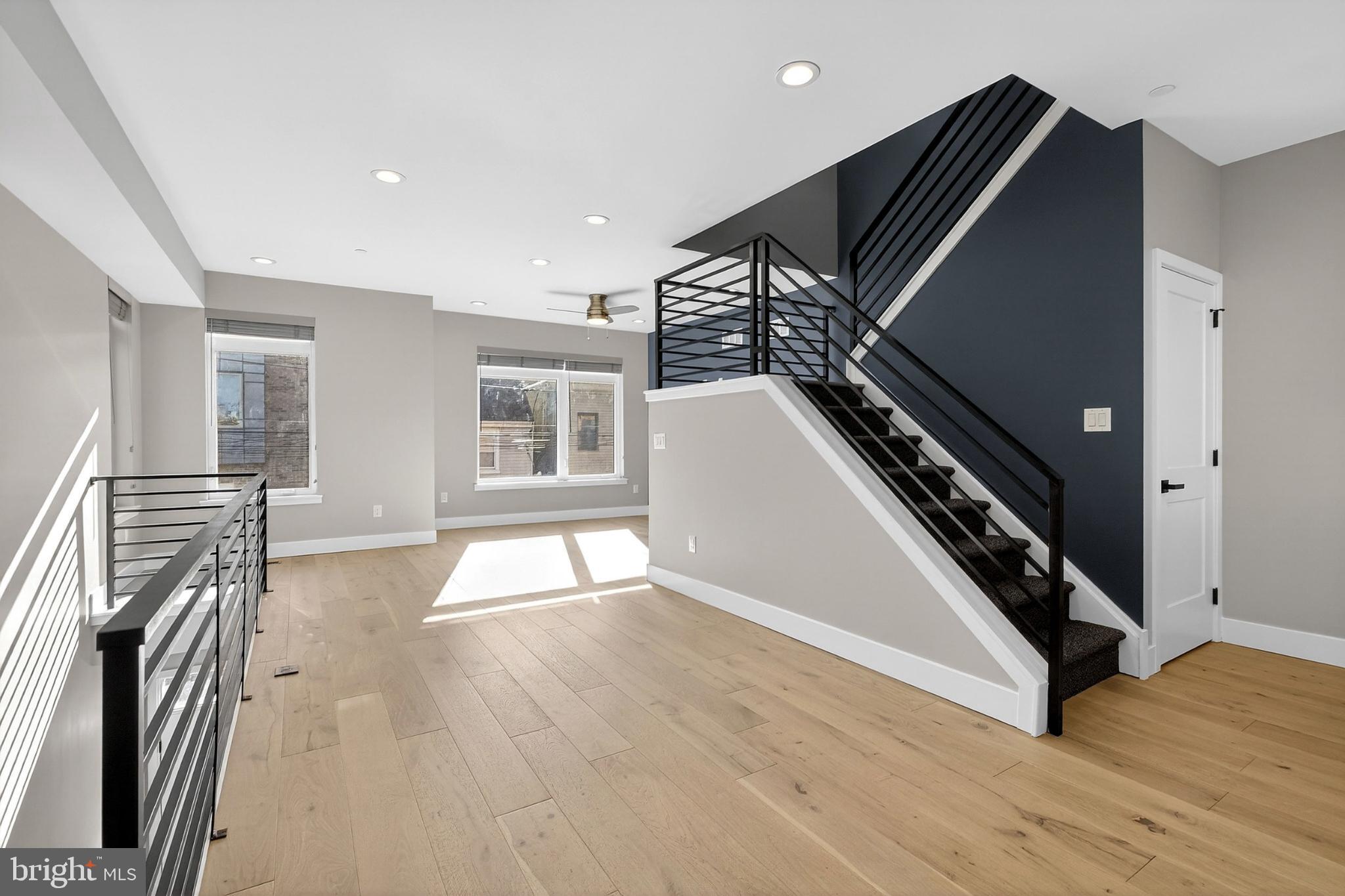 PORT RICHMOND - Residential