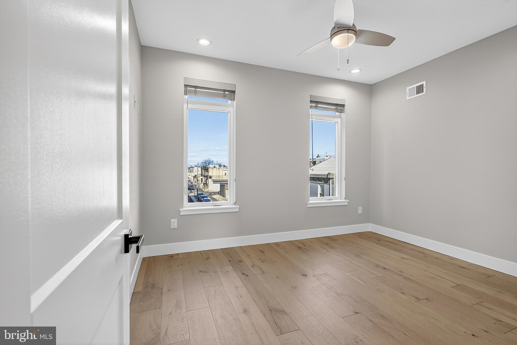 PORT RICHMOND - Residential