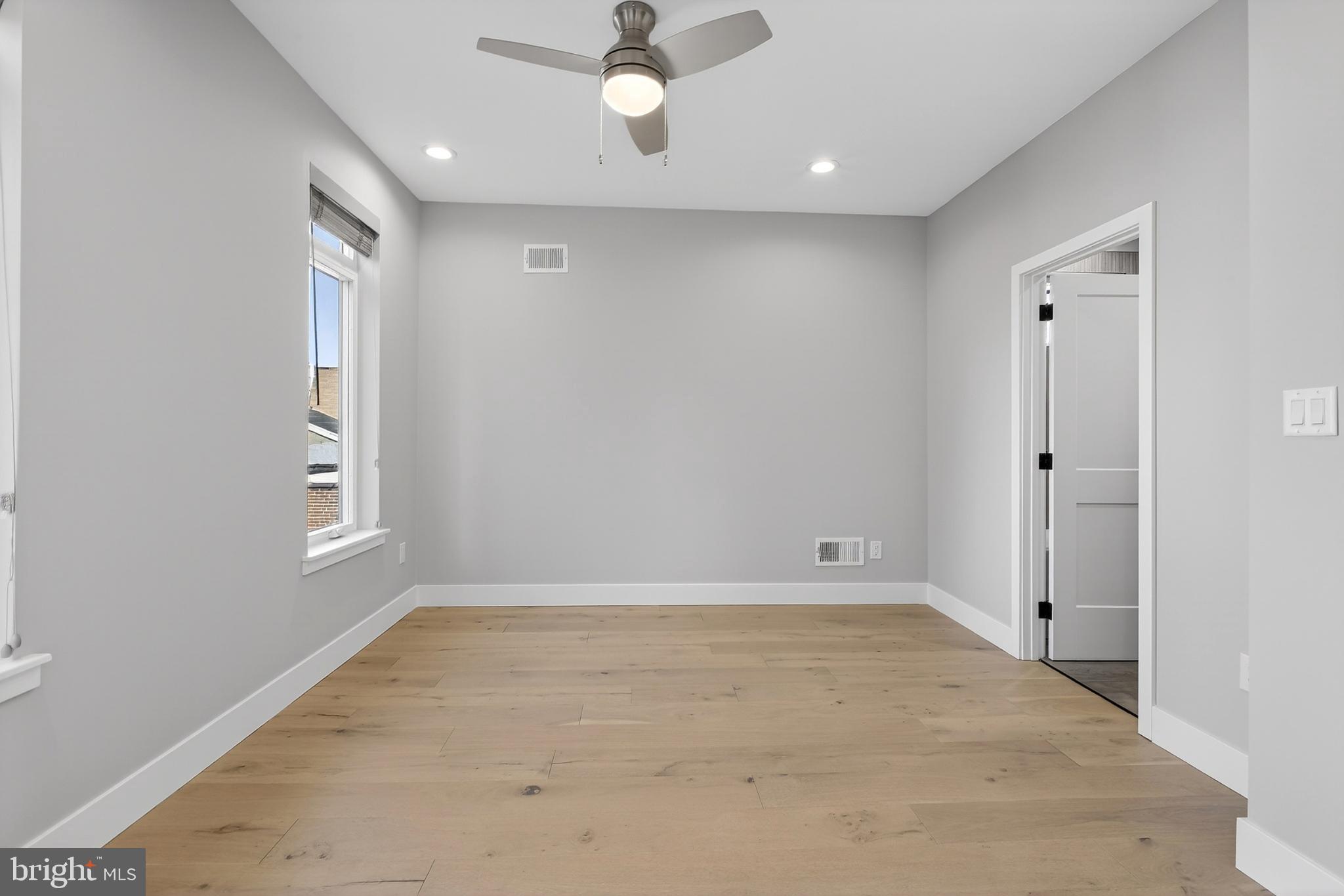 PORT RICHMOND - Residential