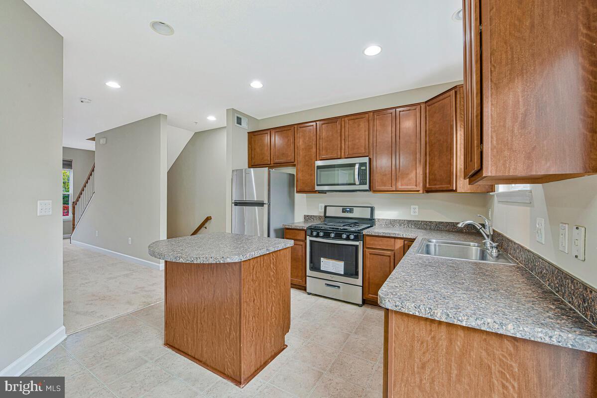 SUMMERFIELD AT MORGAN ST - Residential Lease