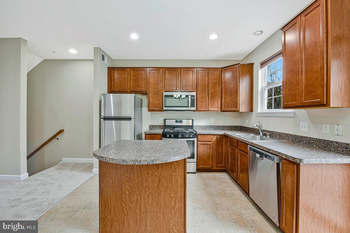 SUMMERFIELD AT MORGAN ST - Residential Lease