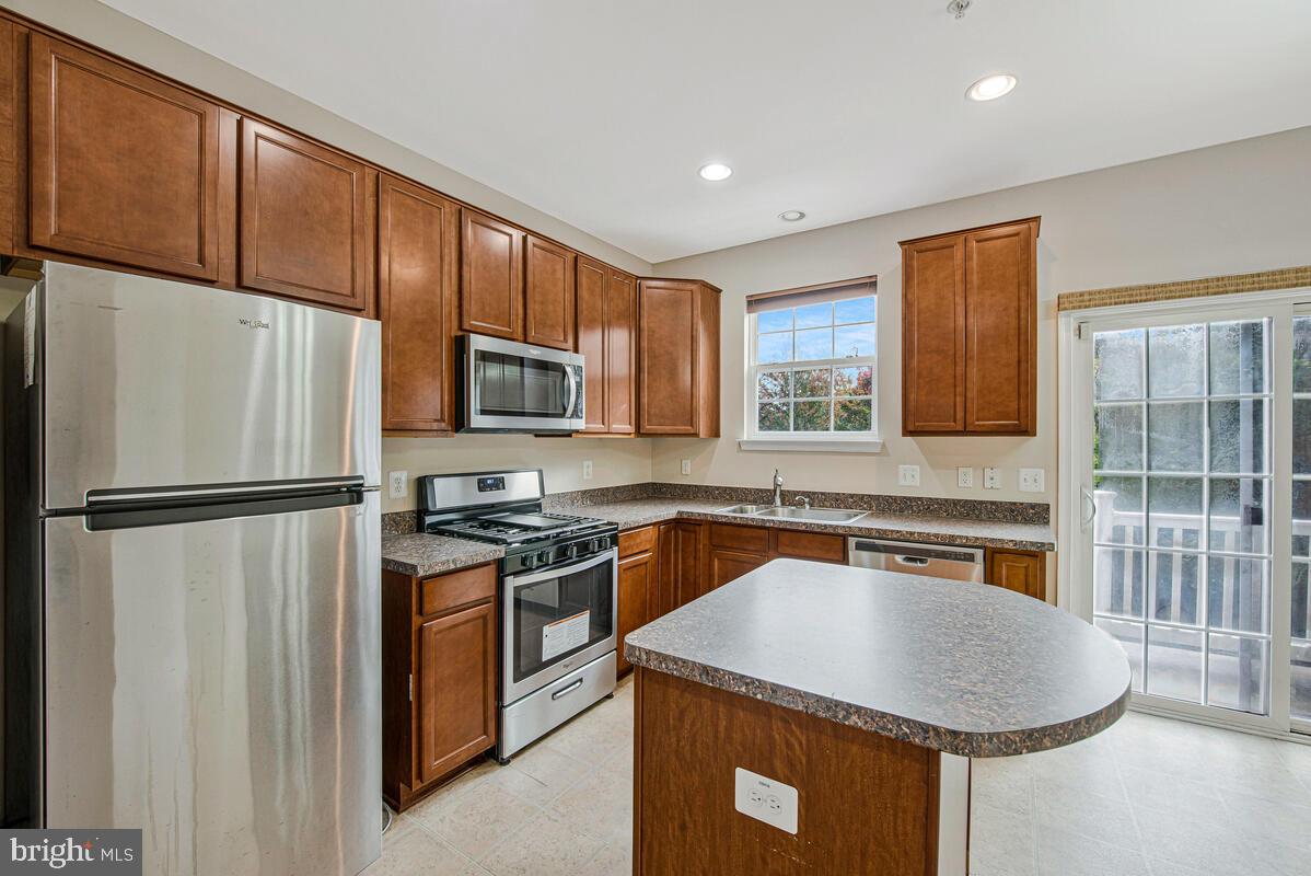 SUMMERFIELD AT MORGAN ST - Residential Lease