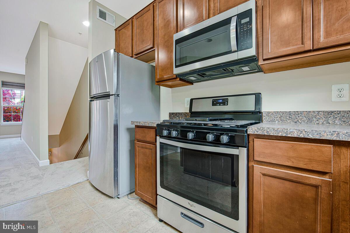 SUMMERFIELD AT MORGAN ST - Residential Lease