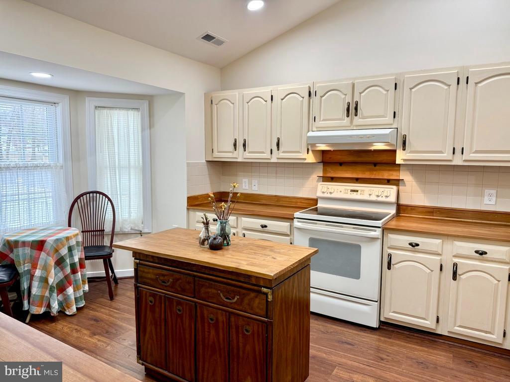 SUMMERLAKE - Residential