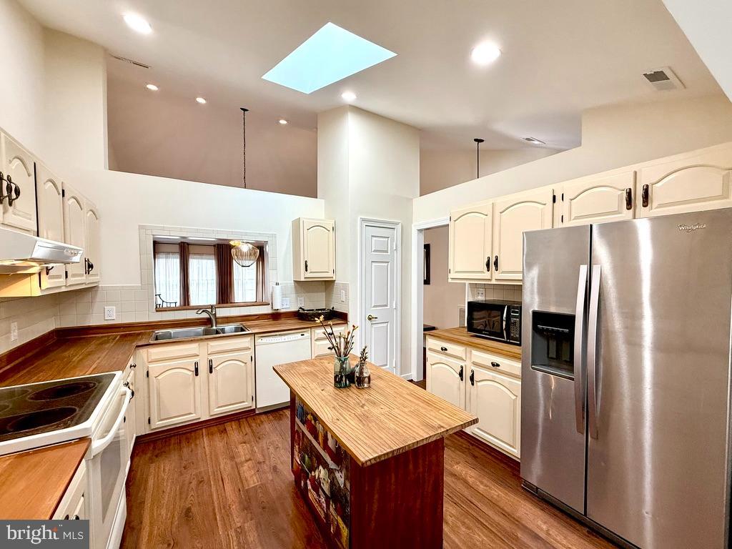 SUMMERLAKE - Residential