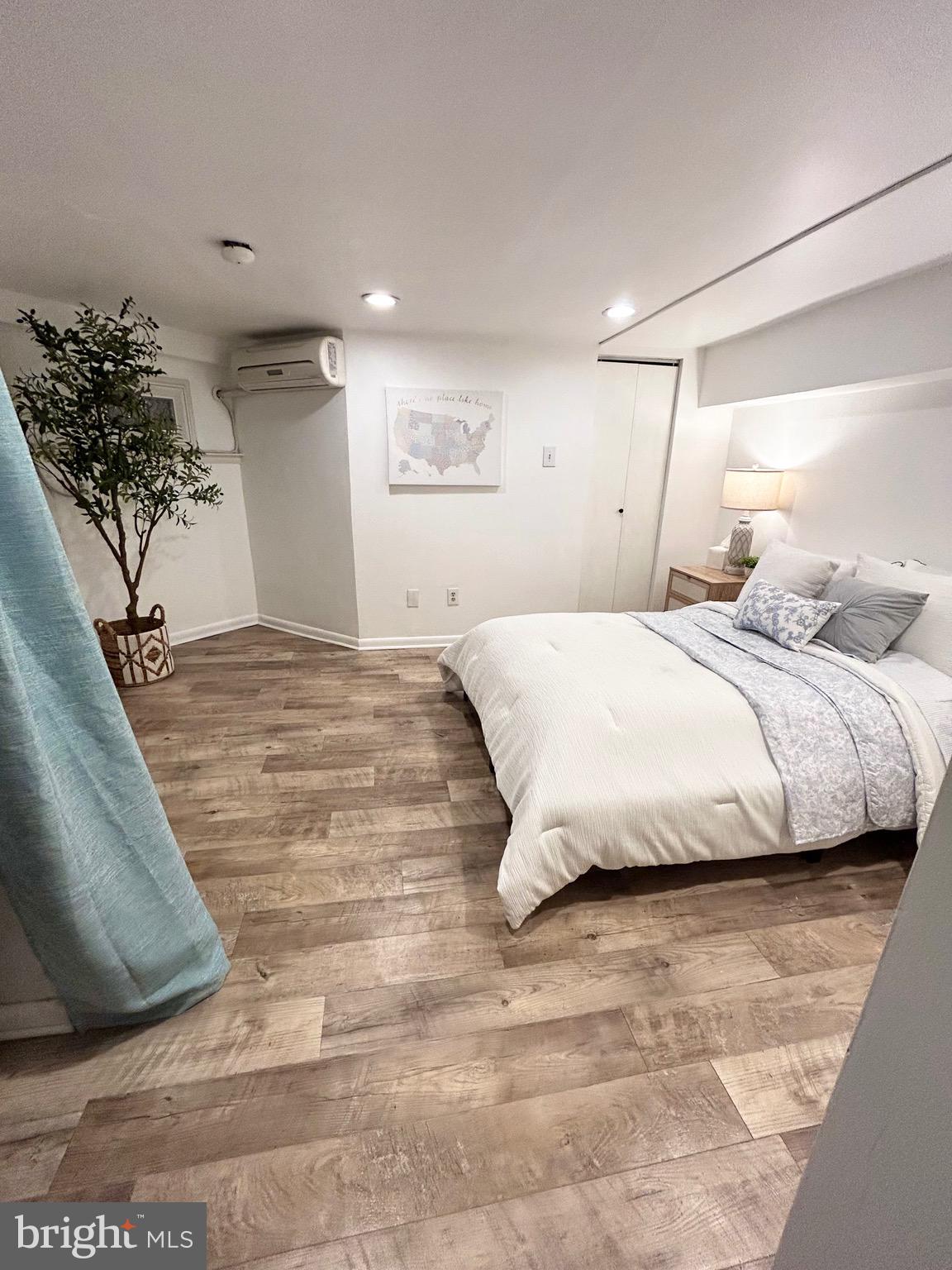 WASHINGTON SQ WEST - Residential