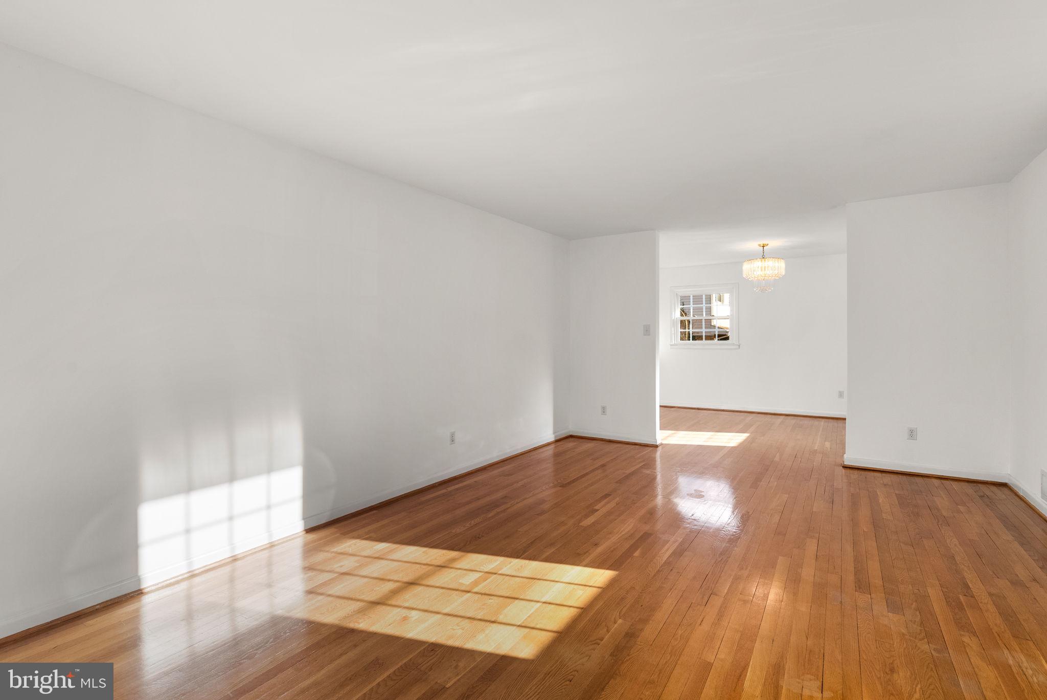 6219 THORNWOOD DRIVE