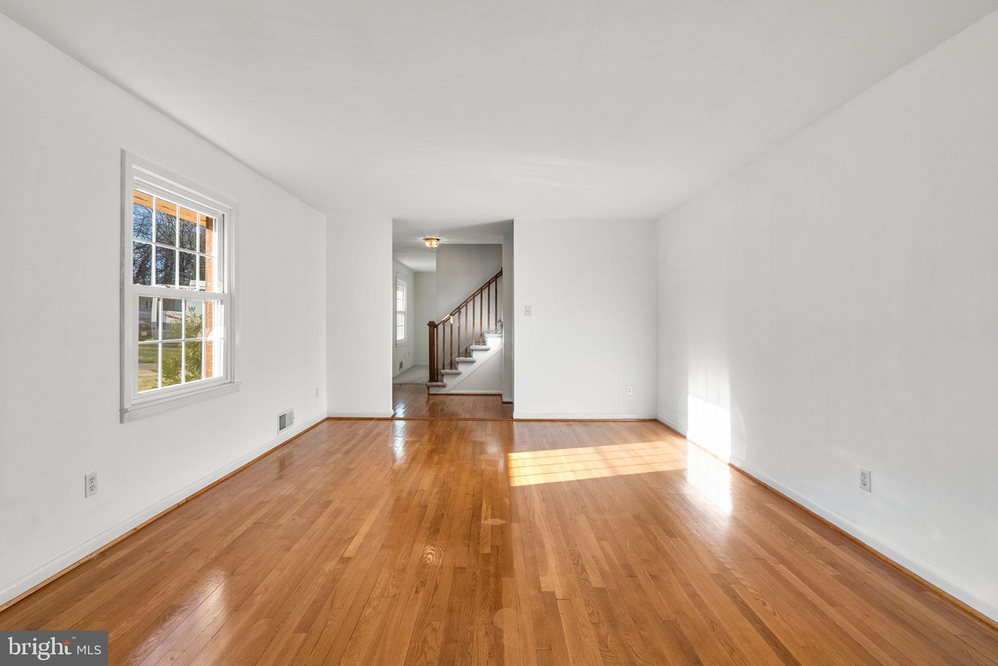 6219 THORNWOOD DRIVE